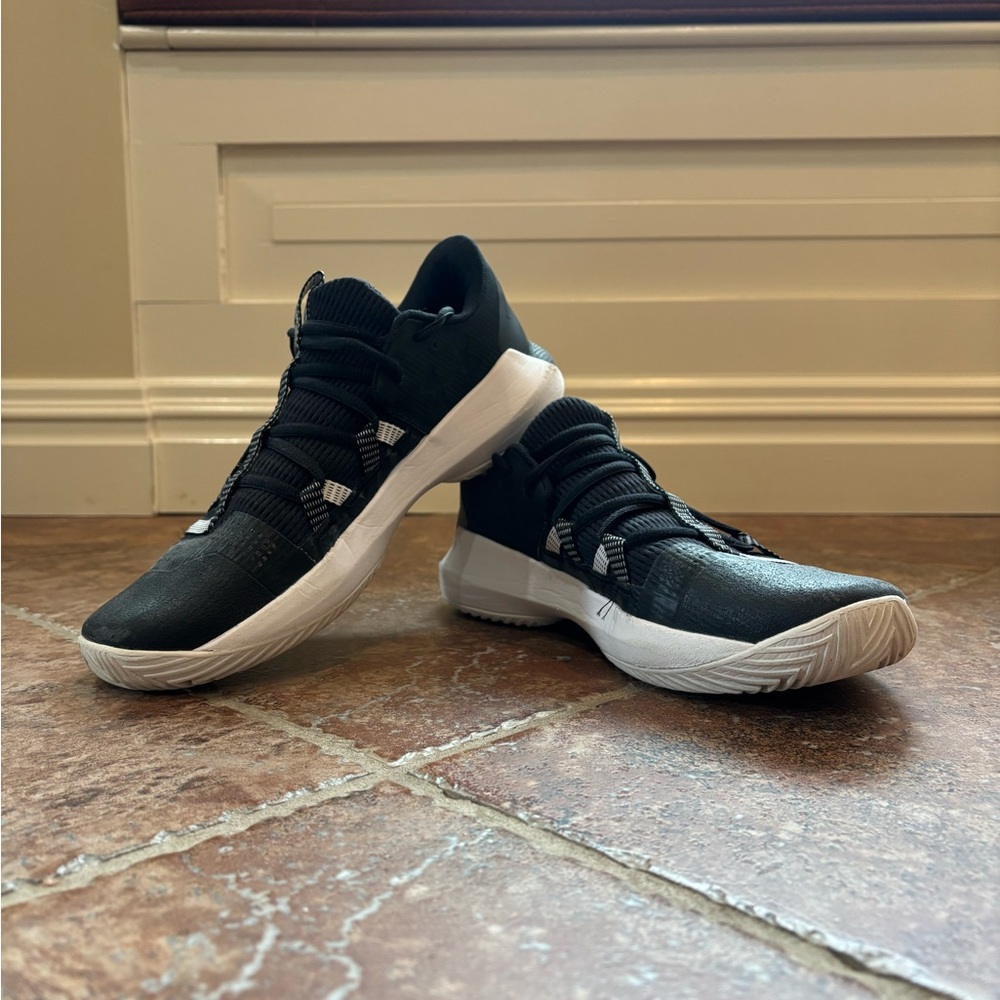 UNDER ARMOUR SNEAKERS